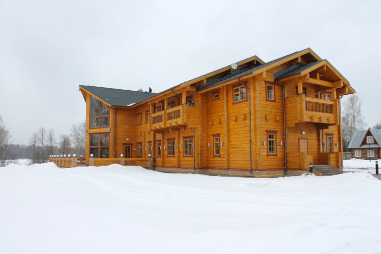 Luxury_Log_Cabin_Tunturi_1000m2_3.jpg